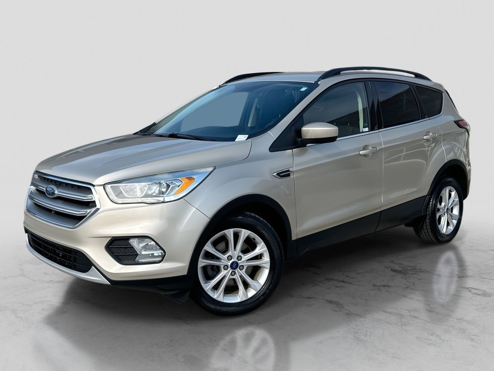 Used 2017 Ford Escape SE w/ Equipment Group 201A image 1
