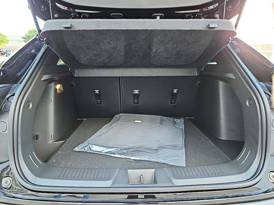 New 2026 Chevrolet Trax RS w/ Sunroof Package FWD image 11