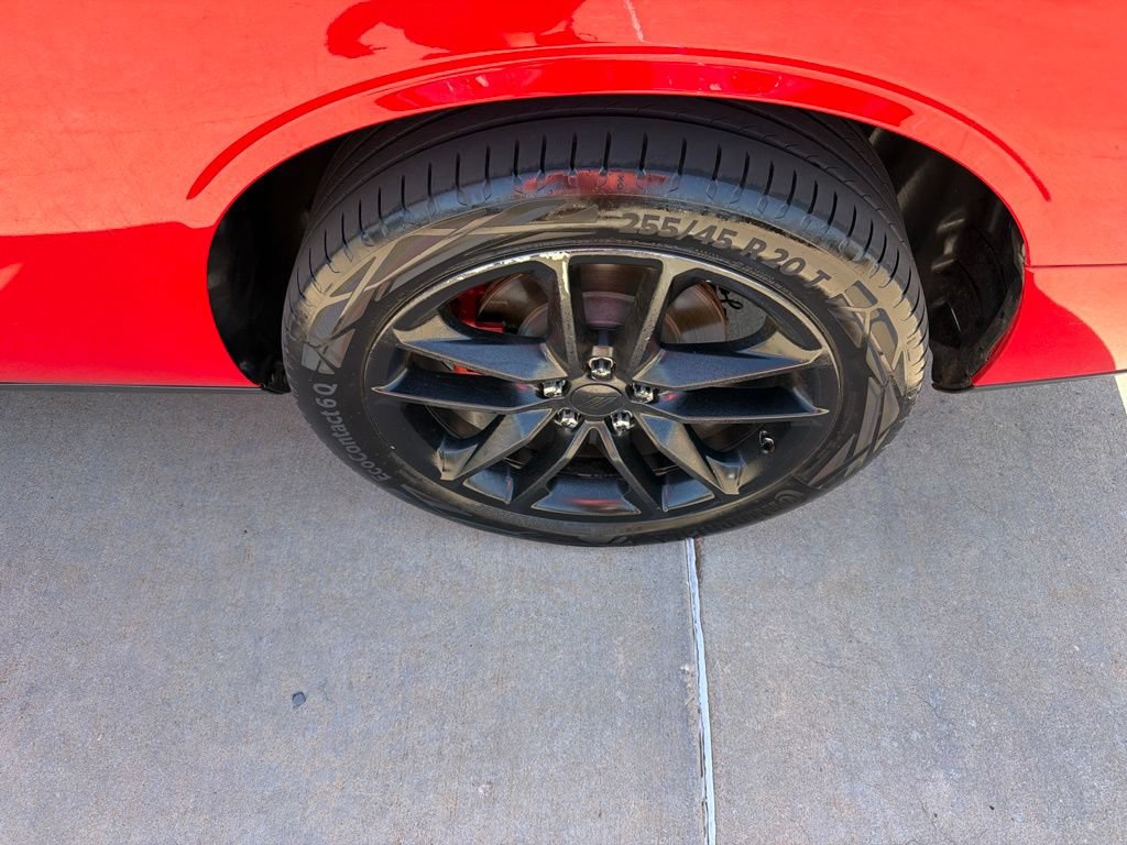 Used 2022 Dodge Challenger GT AWD/4WD image 9
