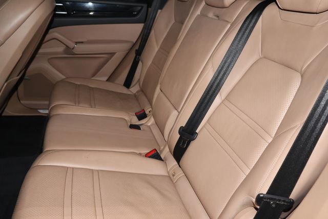 Used 2019 Porsche Cayenne S AWD/4WD image 16