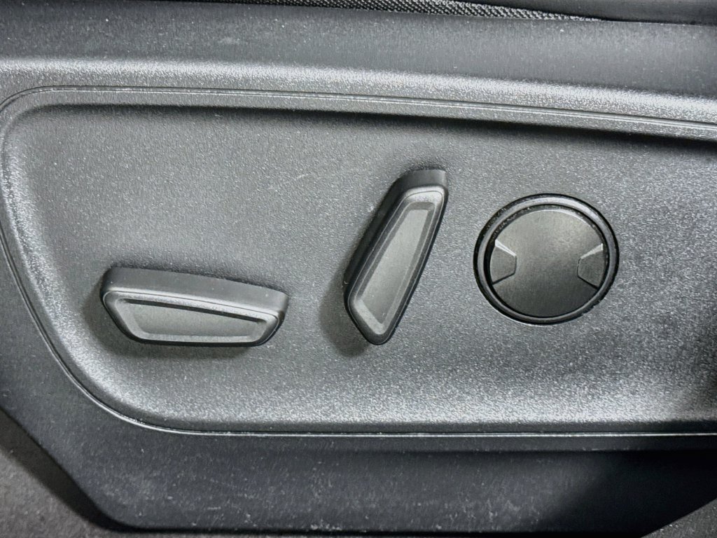 Used 2025 Ford Escape ST-Line Select AWD/4WD image 18