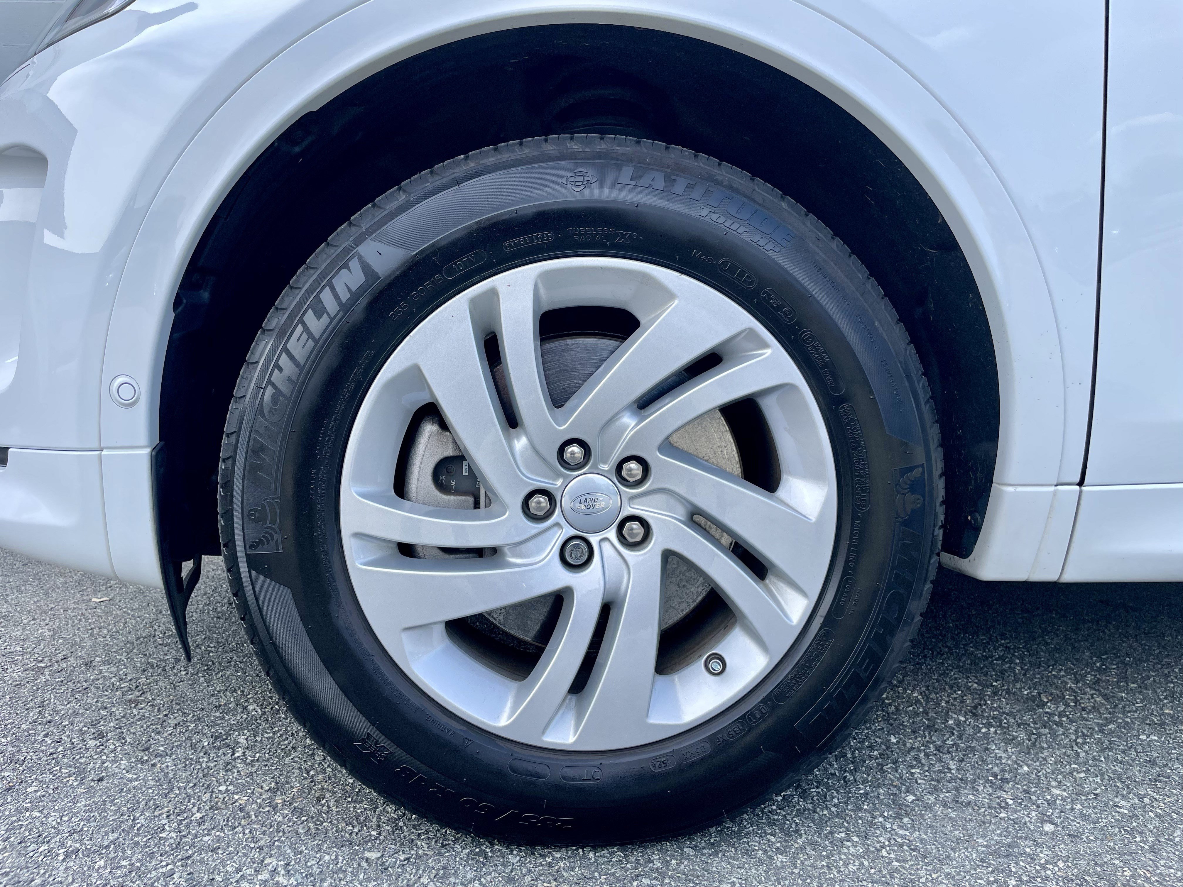 Certified 2024 Land Rover Discovery Sport S image 9