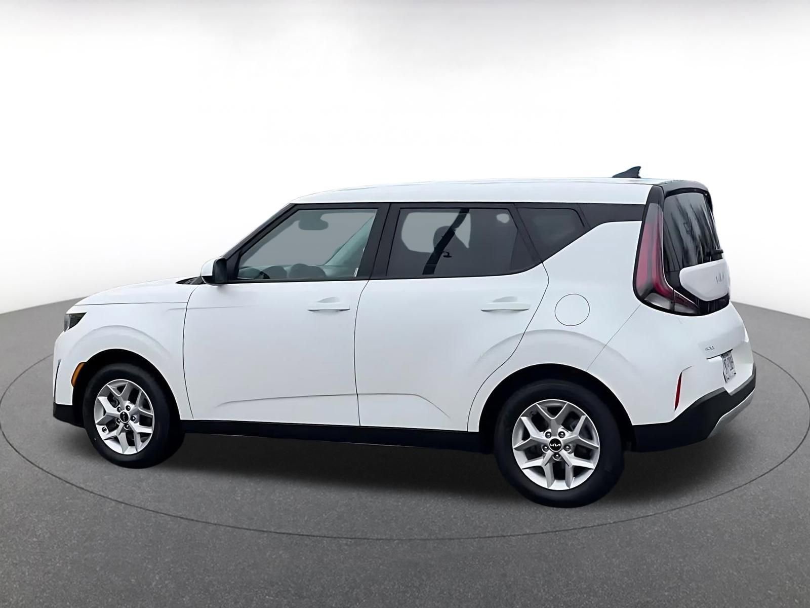 Used 2025 Kia Soul LX w/ LX Technology Package image 10
