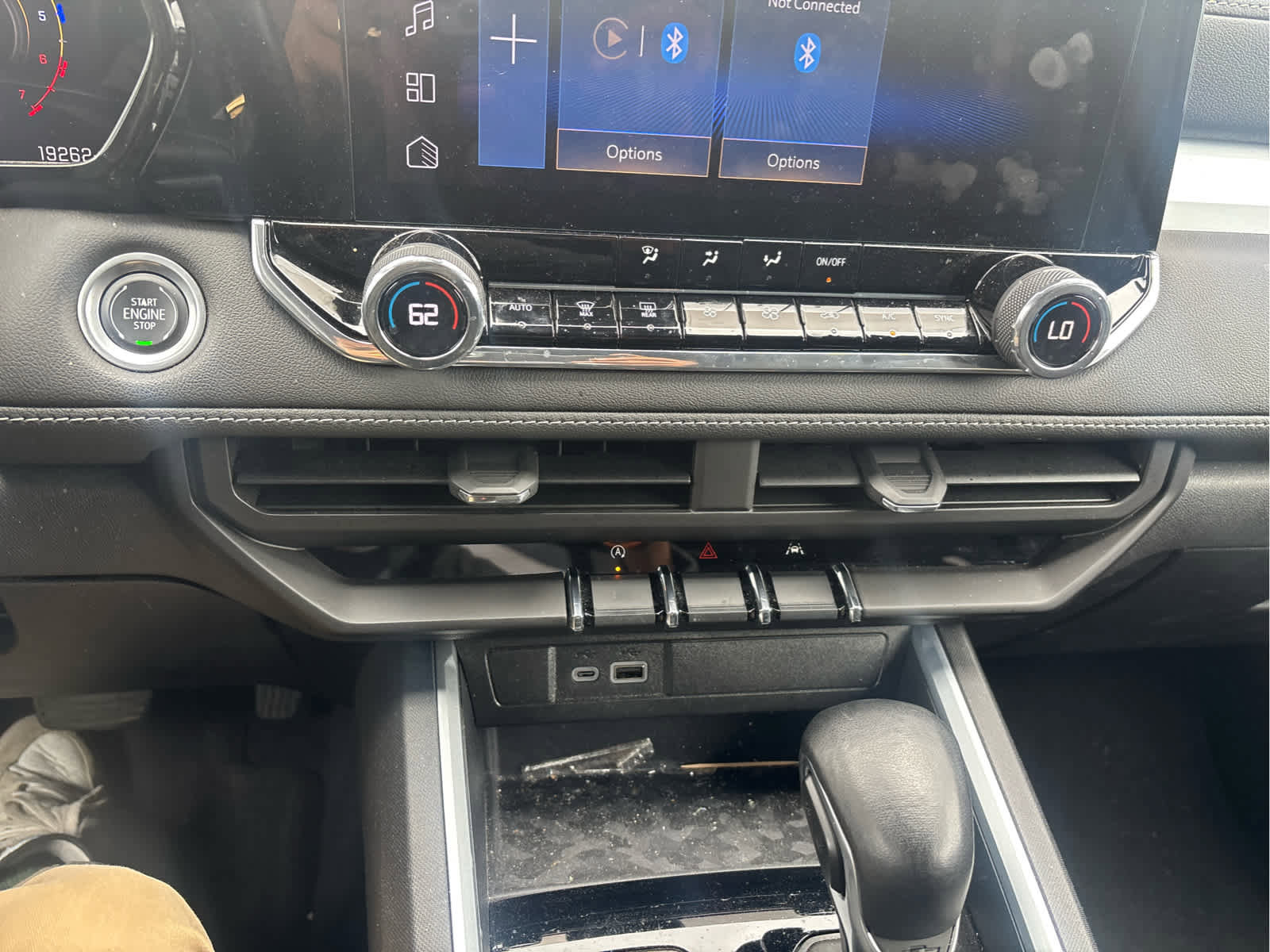 Used 2024 Chevrolet Colorado LT w/ LT Convenience Package image 12