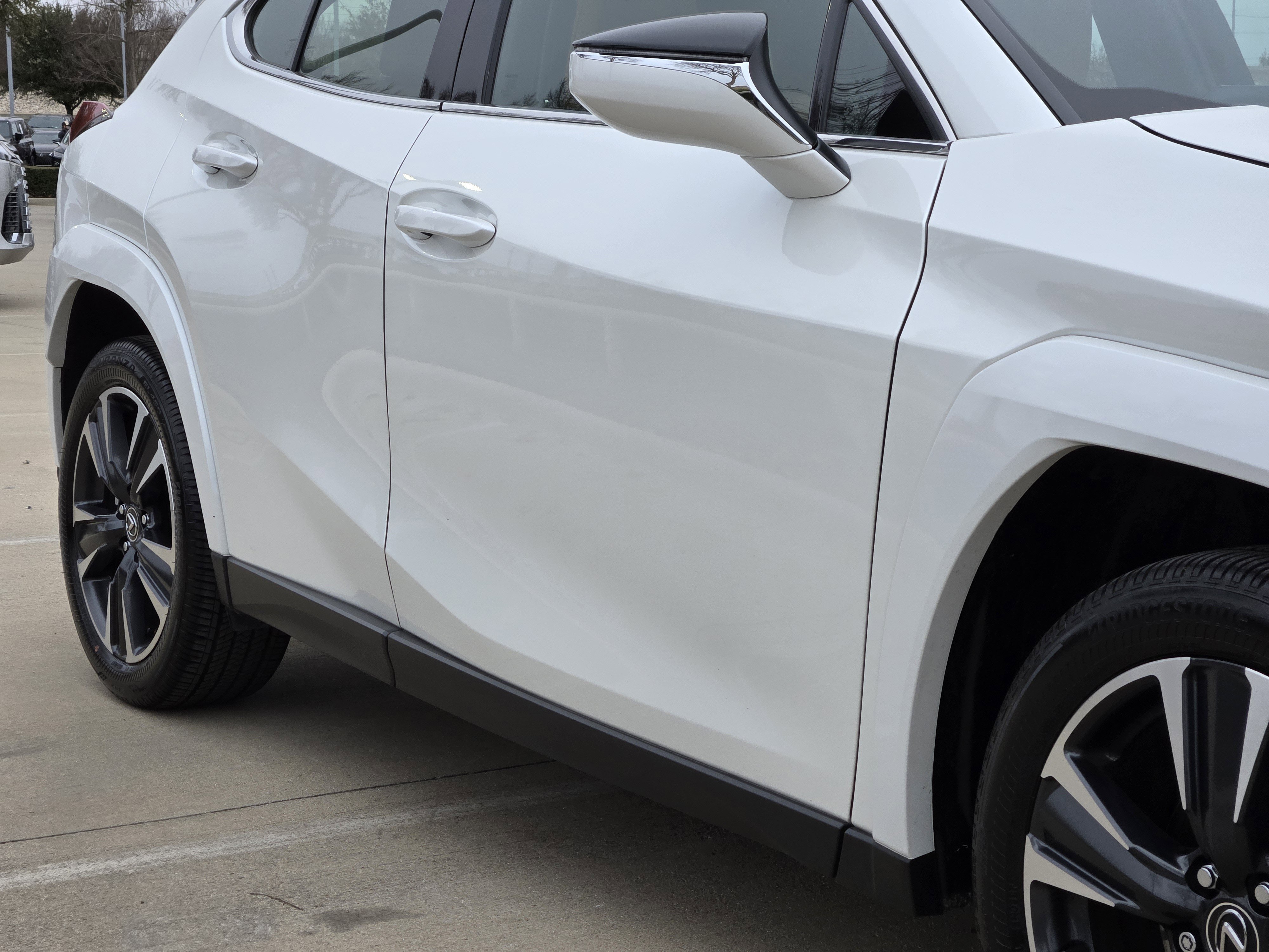 Used 2025 Lexus UX 300h FWD image 5