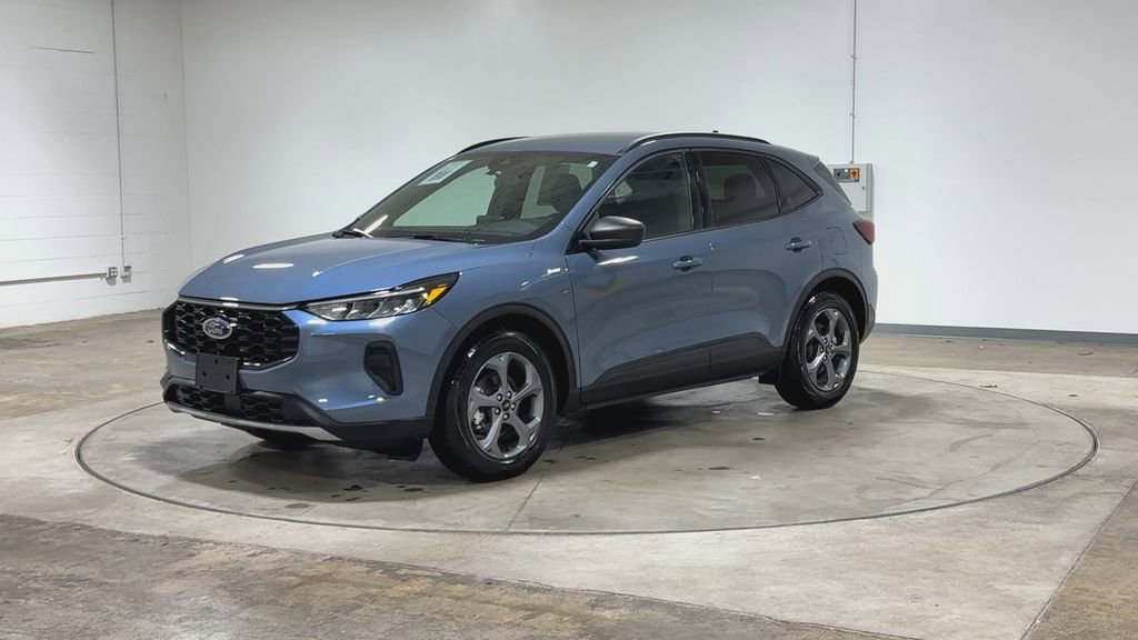 Used 2025 Ford Escape ST-Line FWD image 4