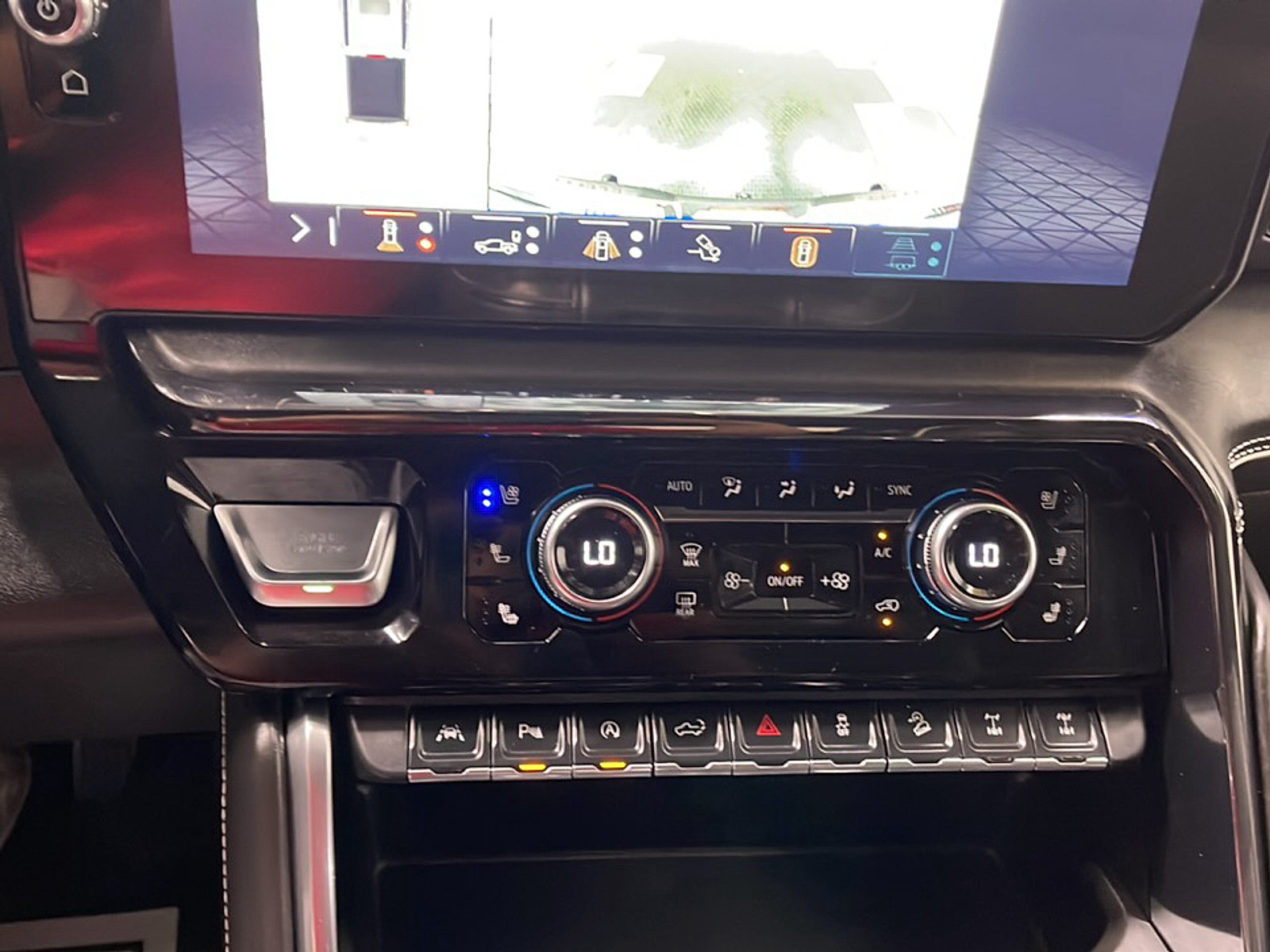 Used 2024 GMC Sierra 1500 AT4X w/ AT4X AEV Edition AWD/4WD image 11