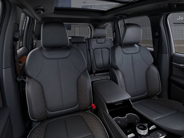 New 2026 Jeep Grand Cherokee Summit w/ Obsidian Package AWD/4WD image 16