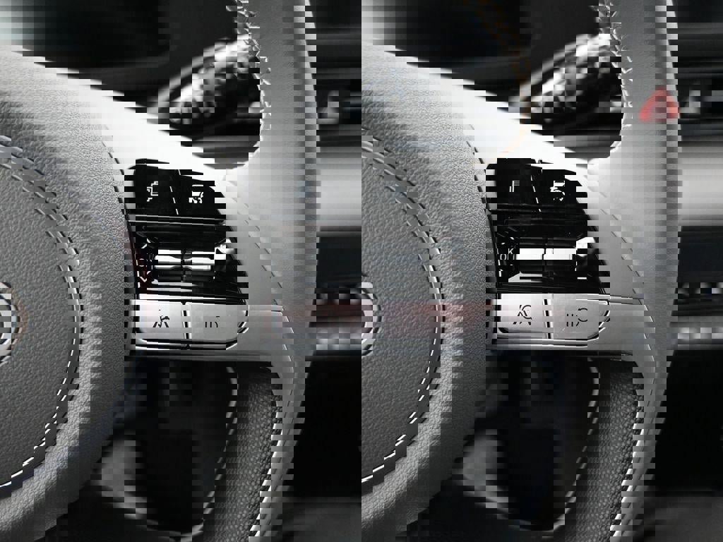 New 2025 Hyundai Elantra Sport image 21