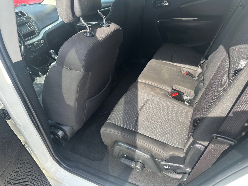 Used 2017 Dodge Journey SE w/ Flexible Seating Group image 10