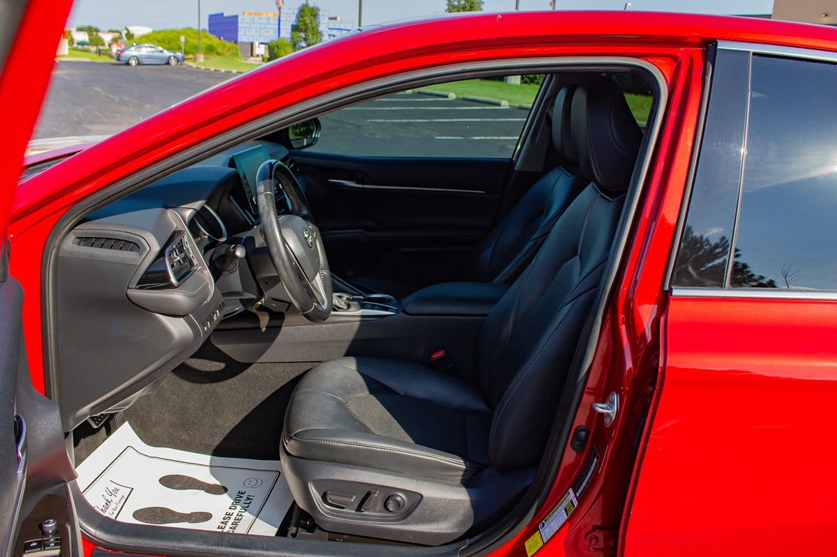 Used 2023 Toyota Camry XLE FWD image 12