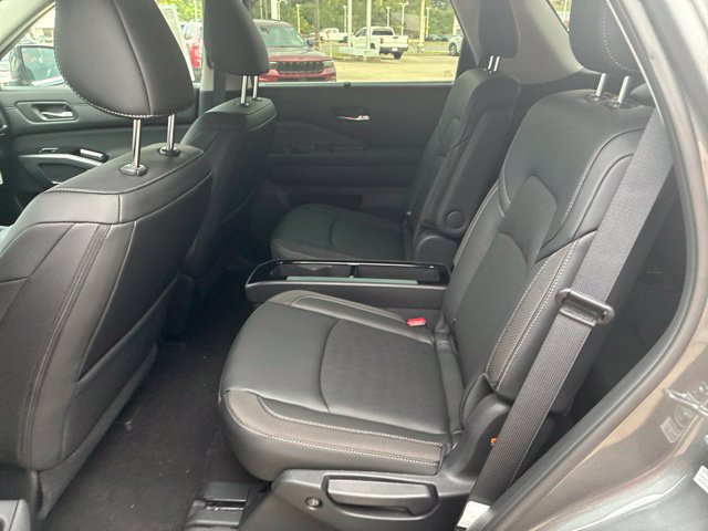 New 2026 Nissan Pathfinder SL w/ SL Premium Package FWD image 8