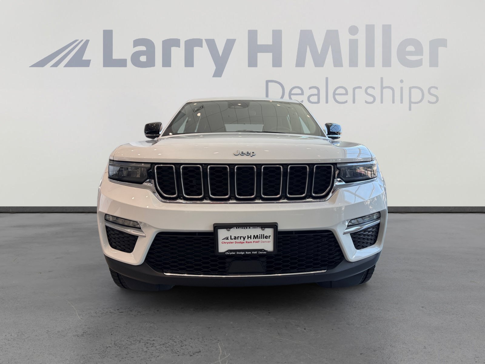 Used 2024 Jeep Grand Cherokee Limited 4xe AWD/4WD image 8