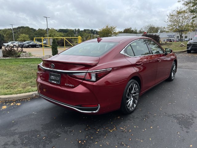 Certified 2025 Lexus ES 300h w/ Luxury Package FWD image 3