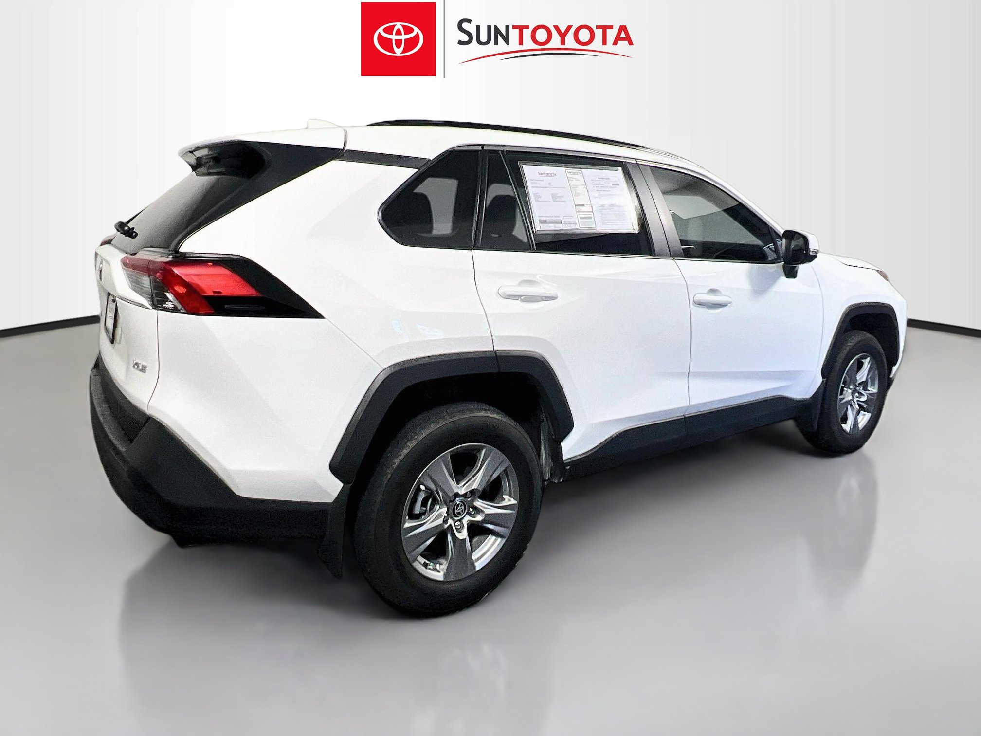 Used 2024 Toyota RAV4 XLE FWD image 4