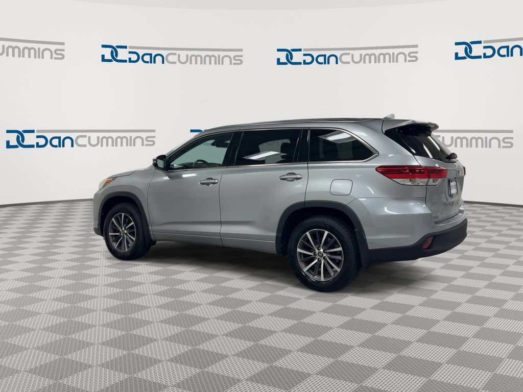 Used 2018 Toyota Highlander XLE AWD/4WD image 6