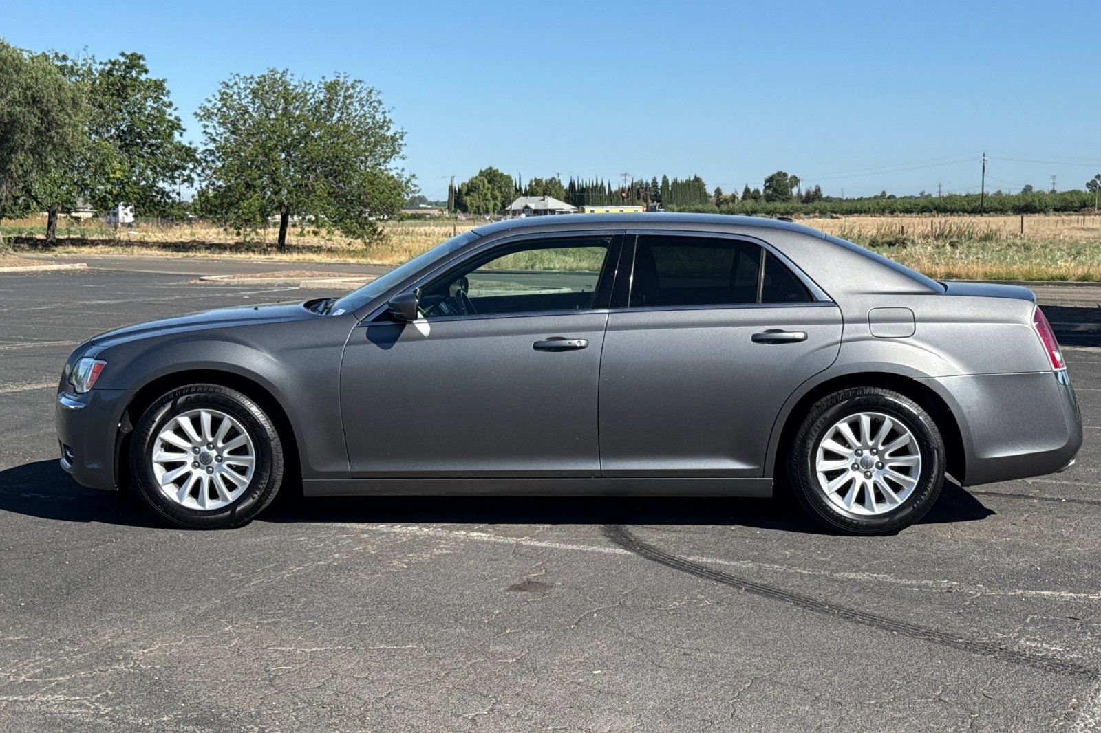 Used 2012 Chrysler 300 RWD image 7