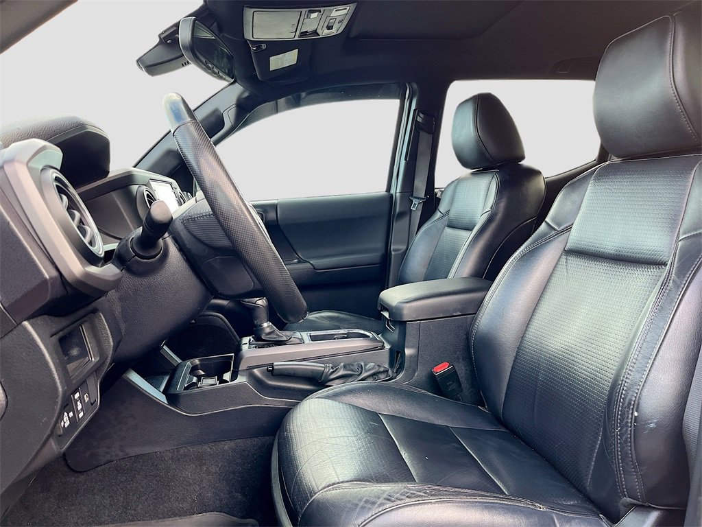 Used 2020 Toyota Tacoma TRD Sport w/ TRD Premium Sport Package image 19