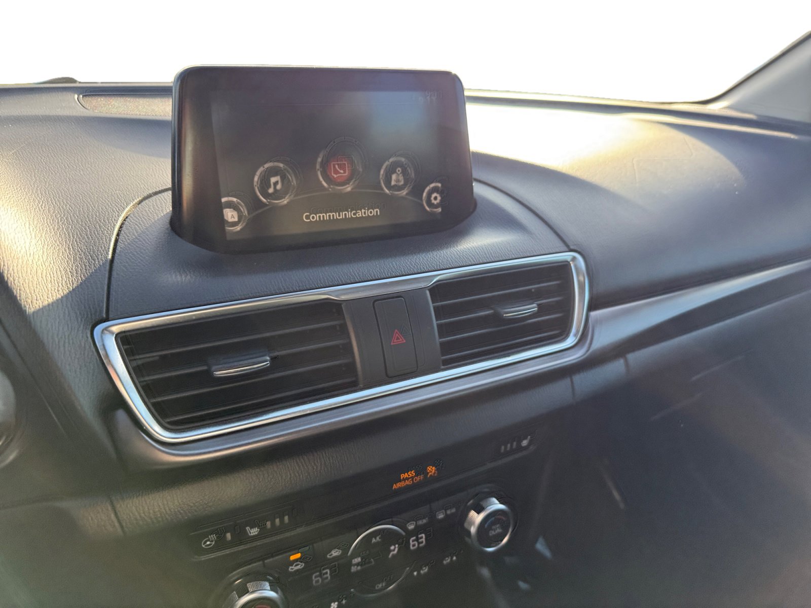 Used 2017 MAZDA MAZDA3 Grand Touring w/ Premium Equipment Package image 12