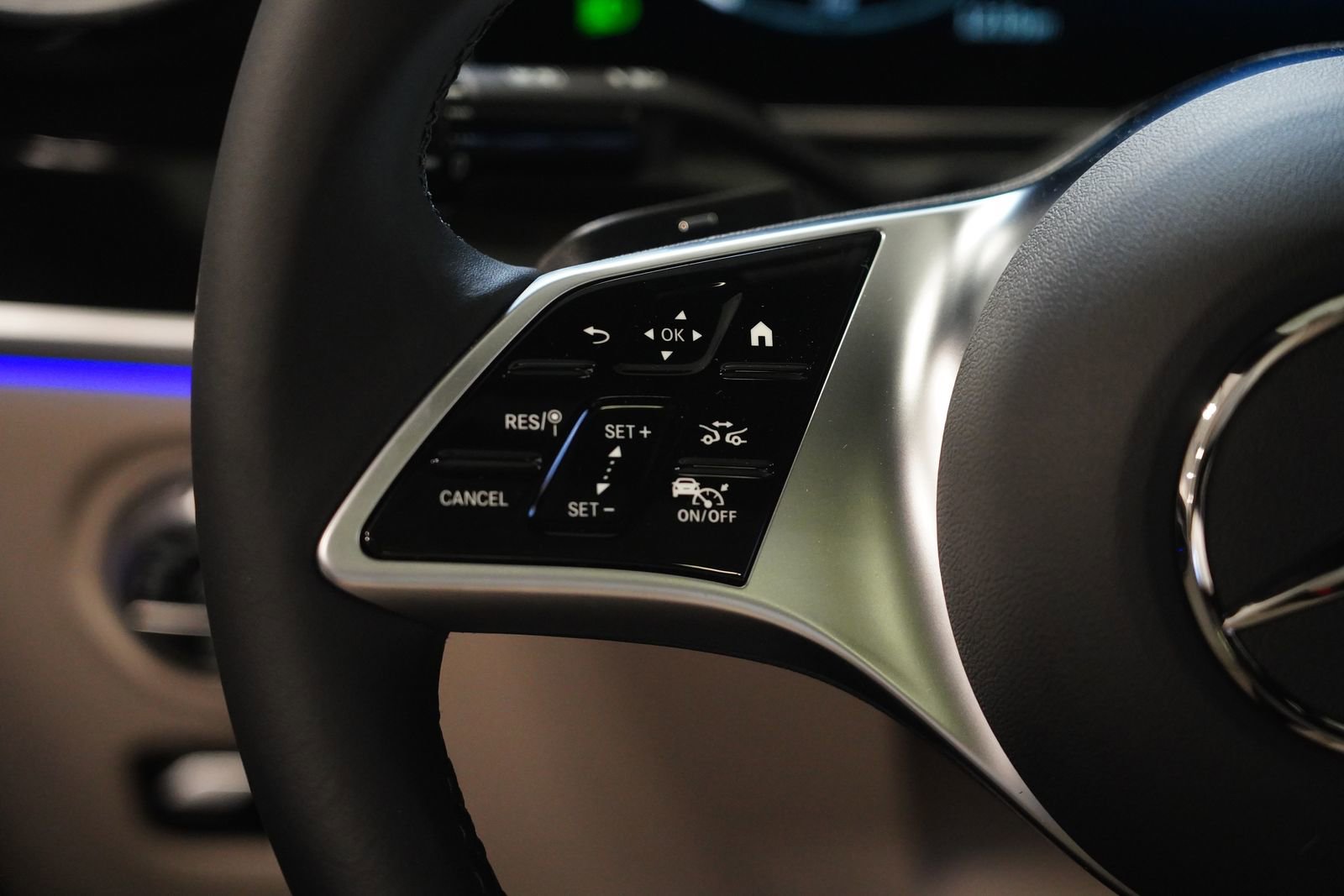 New 2026 Mercedes-Benz C 300 4MATIC Sedan image 19