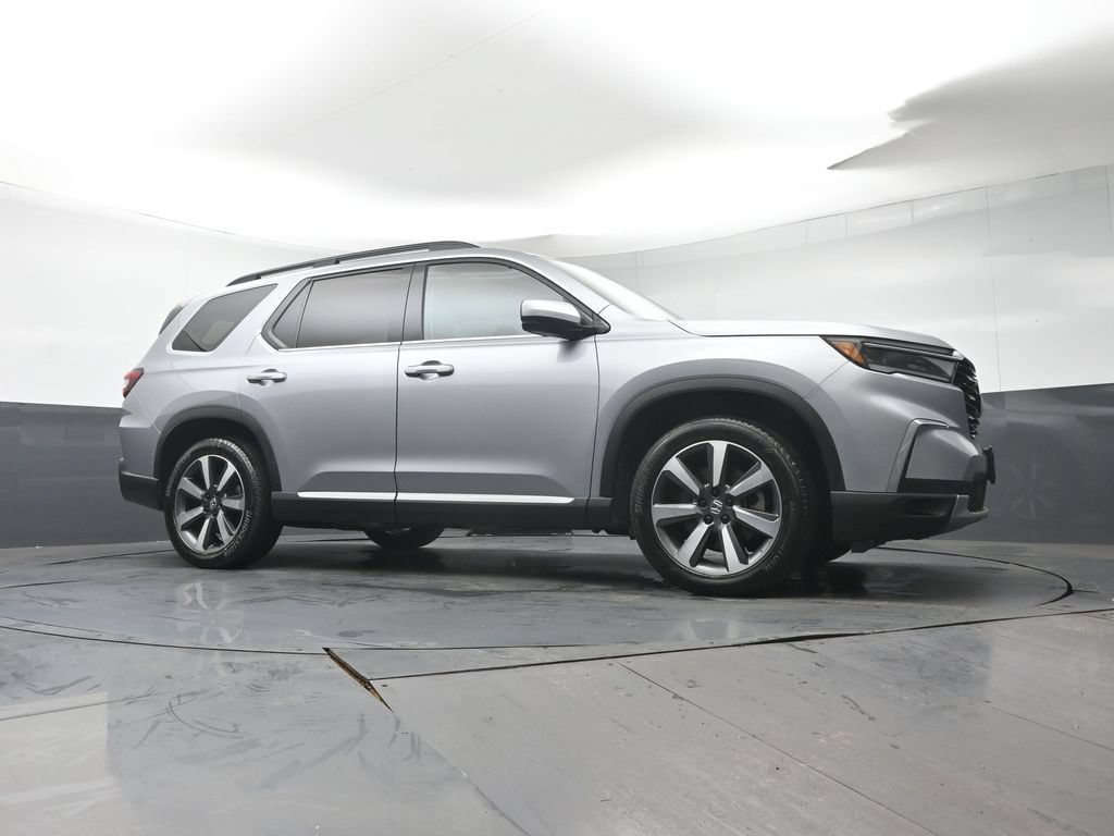 Certified 2025 Honda Pilot Touring image 40