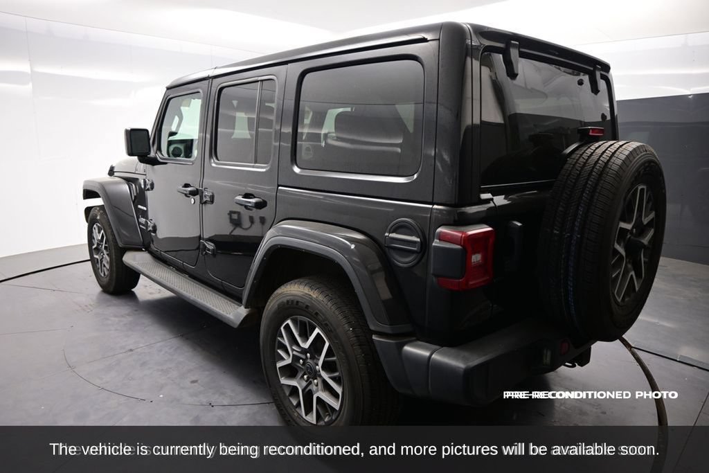 Used 2024 Jeep Wrangler Unlimited Sahara AWD/4WD image 7