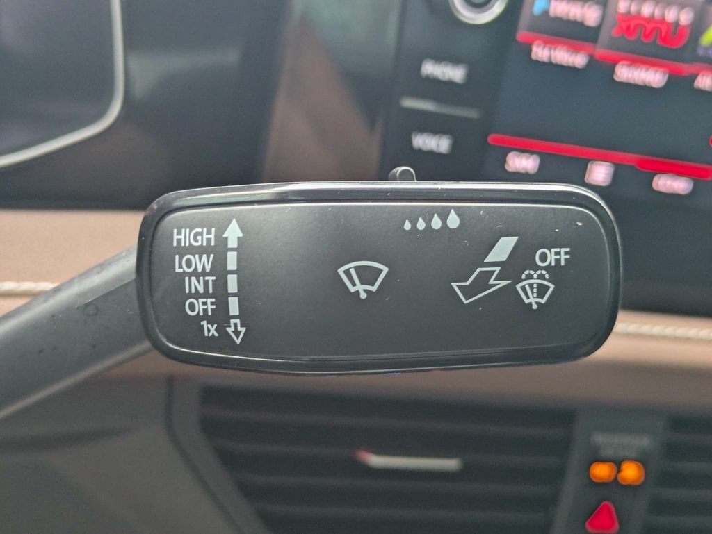 Certified 2025 Volkswagen Jetta SEL FWD image 29