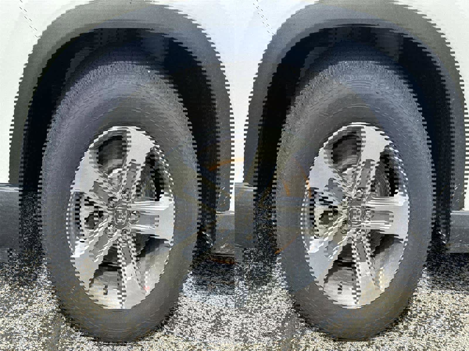 Used 2025 Honda Pilot EX-L image 10