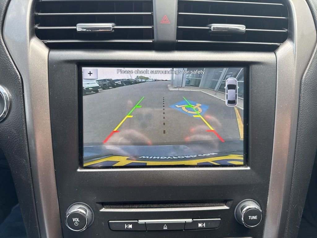 Used 2017 Ford Fusion SE w/ Fusion SE Technology Package FWD image 15