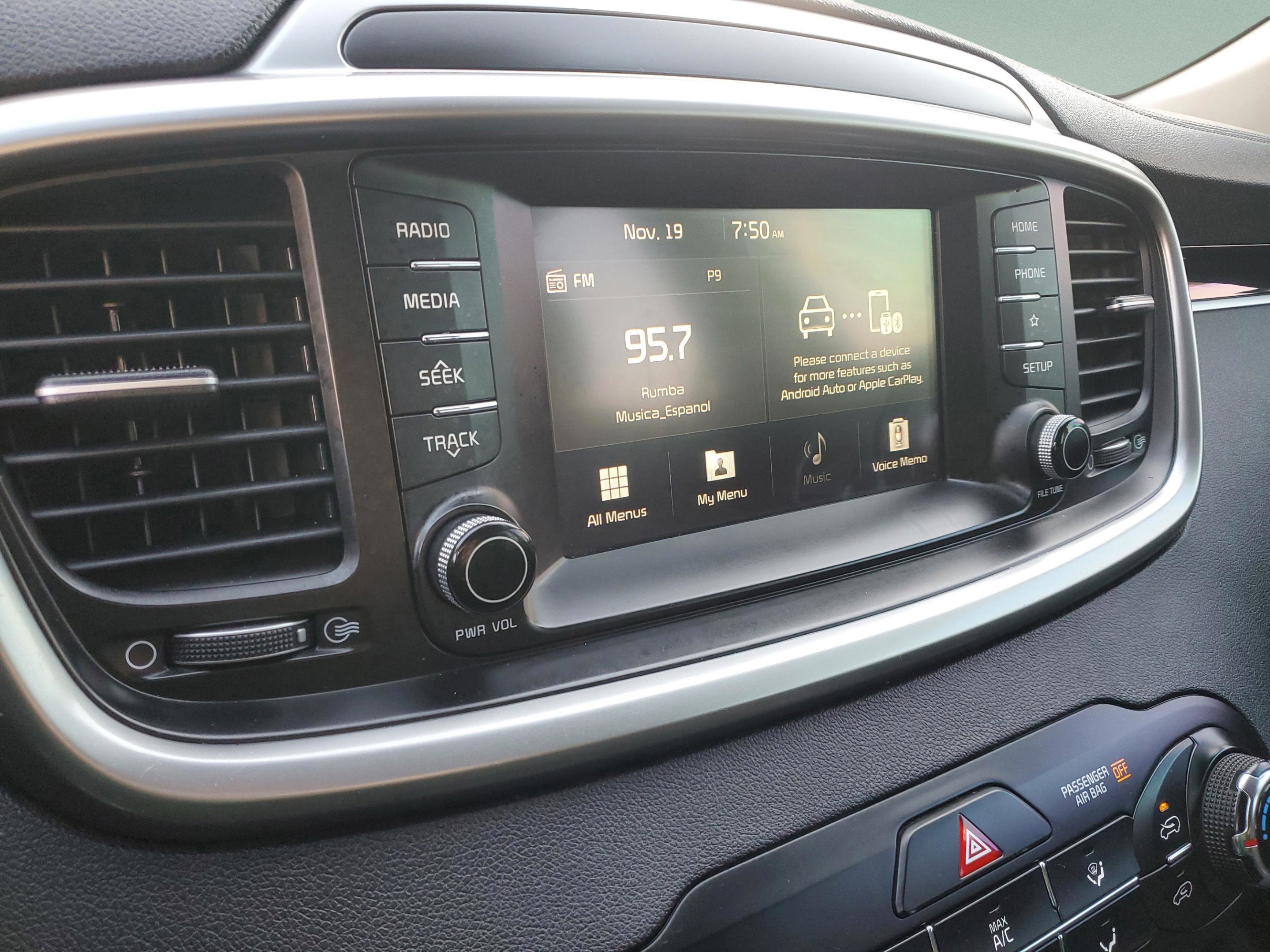 Used 2019 Kia Sorento LX image 17