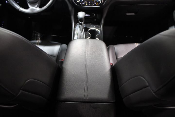 Used 2022 Chevrolet Equinox Premier image 32