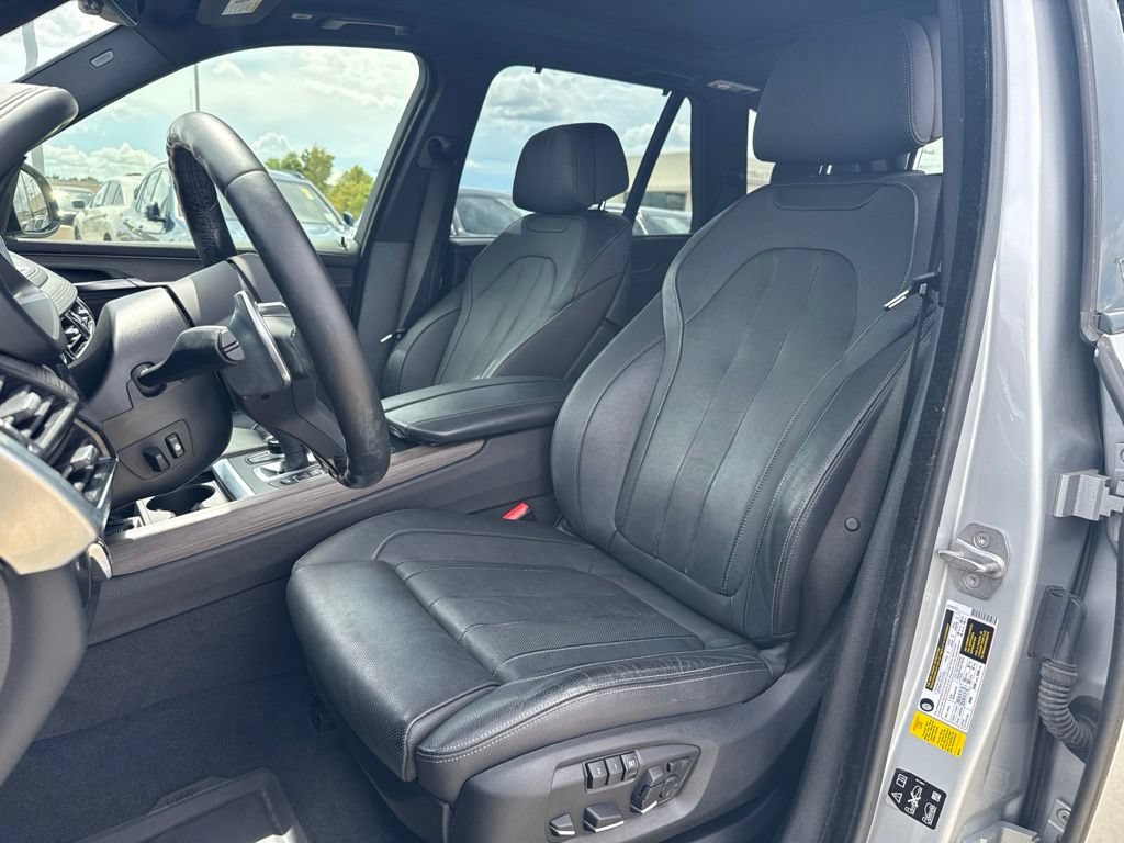 Used 2018 BMW X5 xDrive50i w/ M Sport Package AWD/4WD image 13