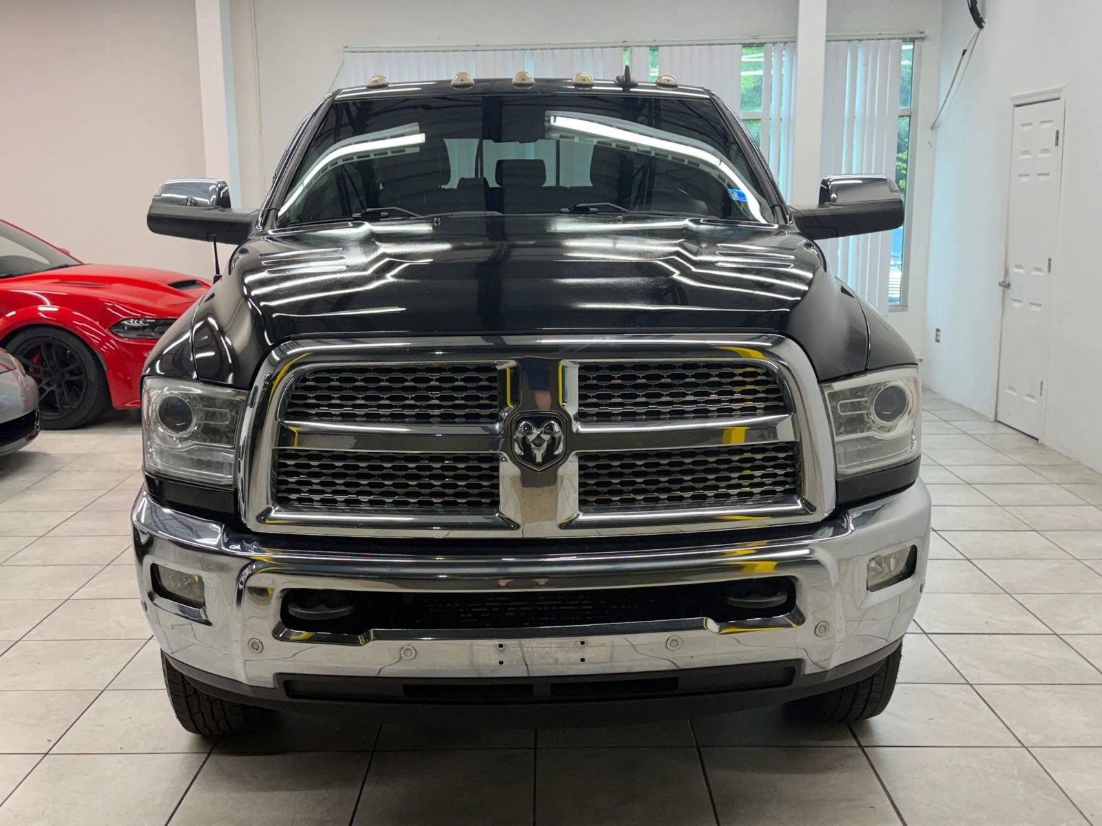 Used 2018 RAM 3500 Laramie AWD/4WD image 2