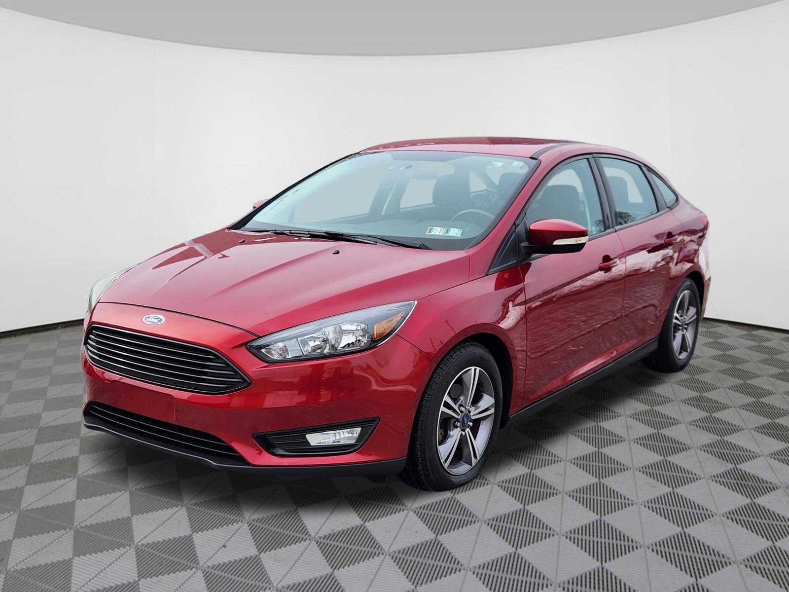 Used 2017 Ford Focus SE image 2