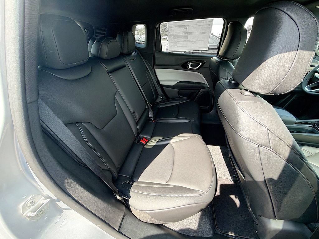 New 2026 Jeep Compass Limited AWD/4WD image 32