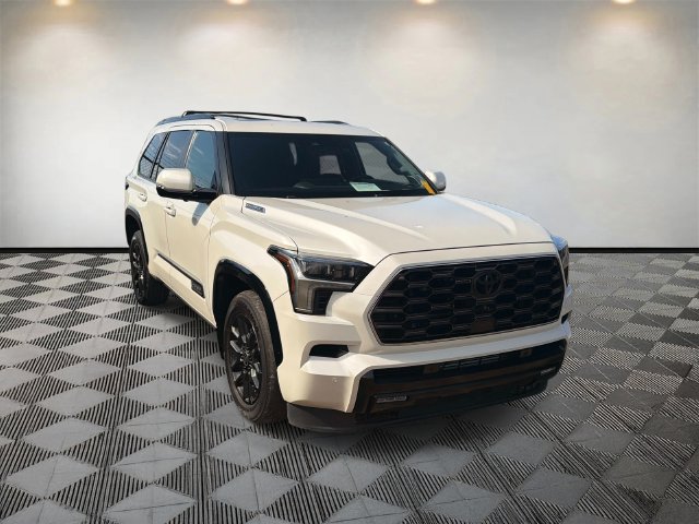 Used 2024 Toyota Sequoia Platinum AWD/4WD image 4