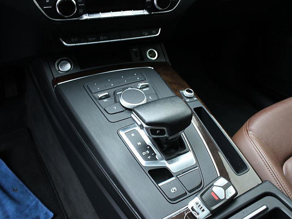 Used 2019 Audi Q5 2.0T Premium w/ Convenience Package image 11