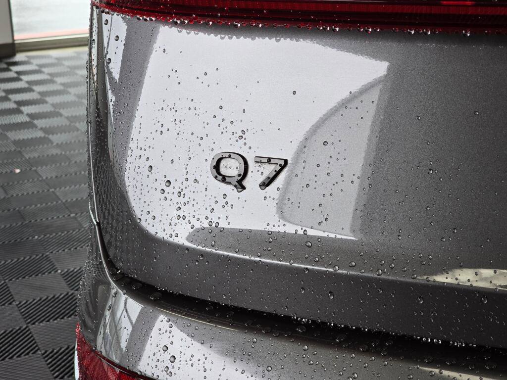 Used 2025 Audi Q7 3.0T Premium Plus image 13