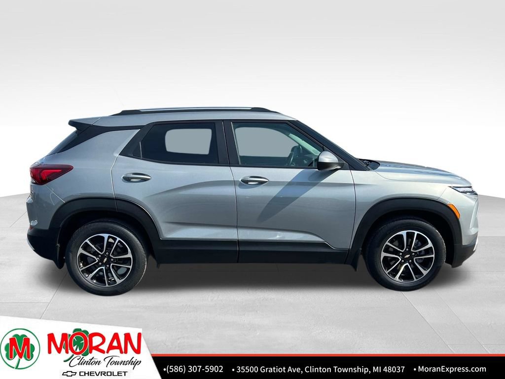 Certified 2024 Chevrolet TrailBlazer LT w/ LT Cold Weather Package FWD image 8