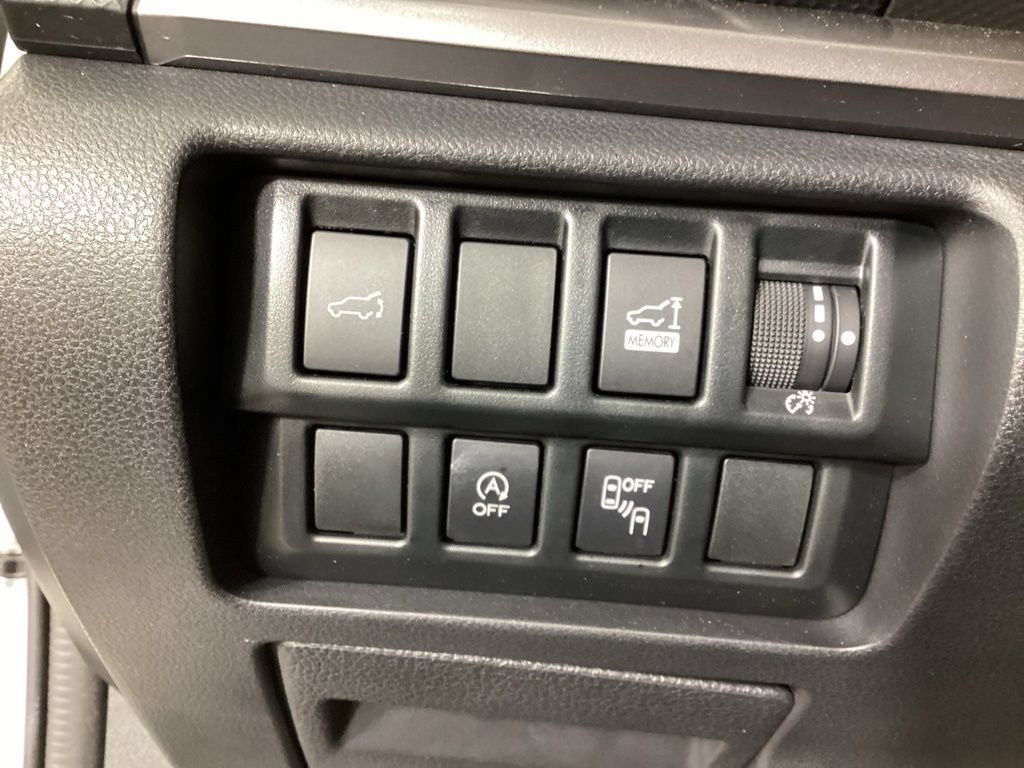 Used 2020 Subaru Forester Premium AWD/4WD image 16