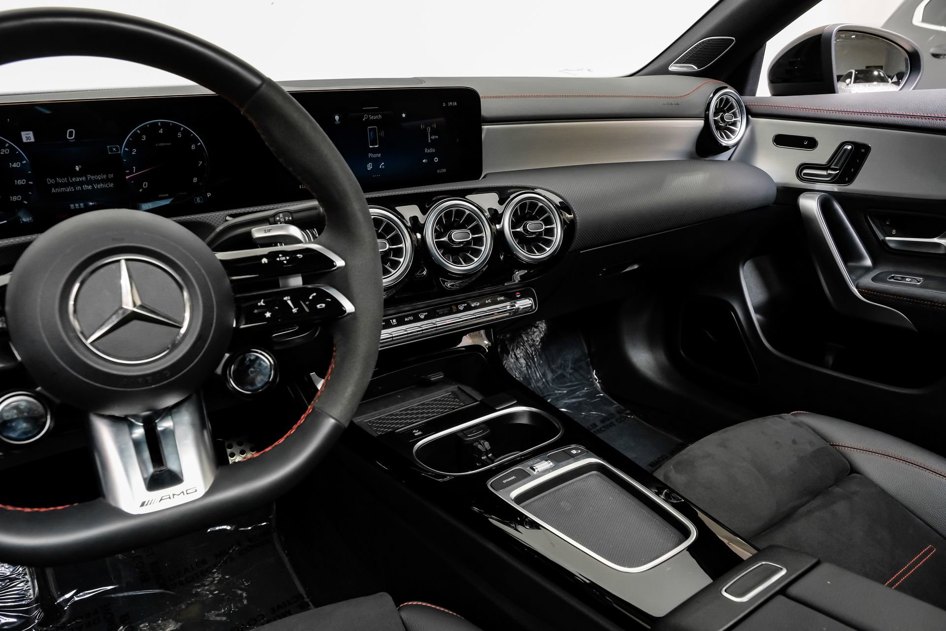 Used 2024 Mercedes-Benz CLA 35 AMG 4MATIC image 28