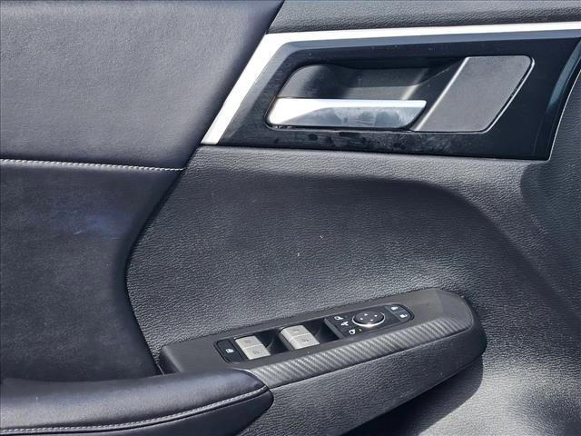 Used 2024 Mitsubishi Outlander SE image 11