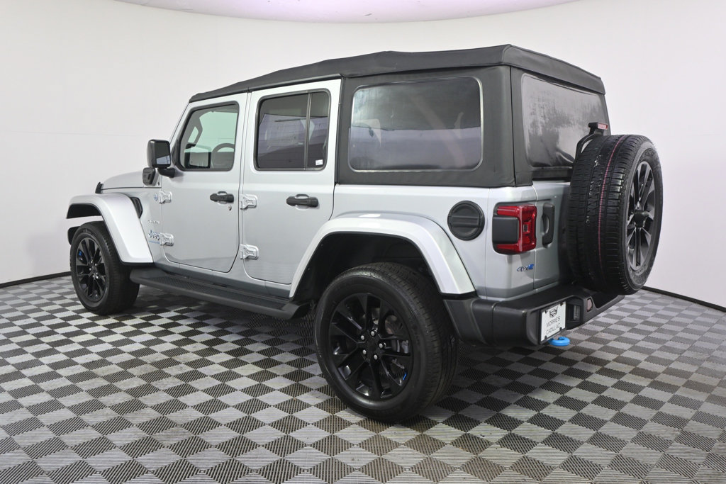 Used 2023 Jeep Wrangler Unlimited Sahara w/ Cold Weather Group AWD/4WD image 3