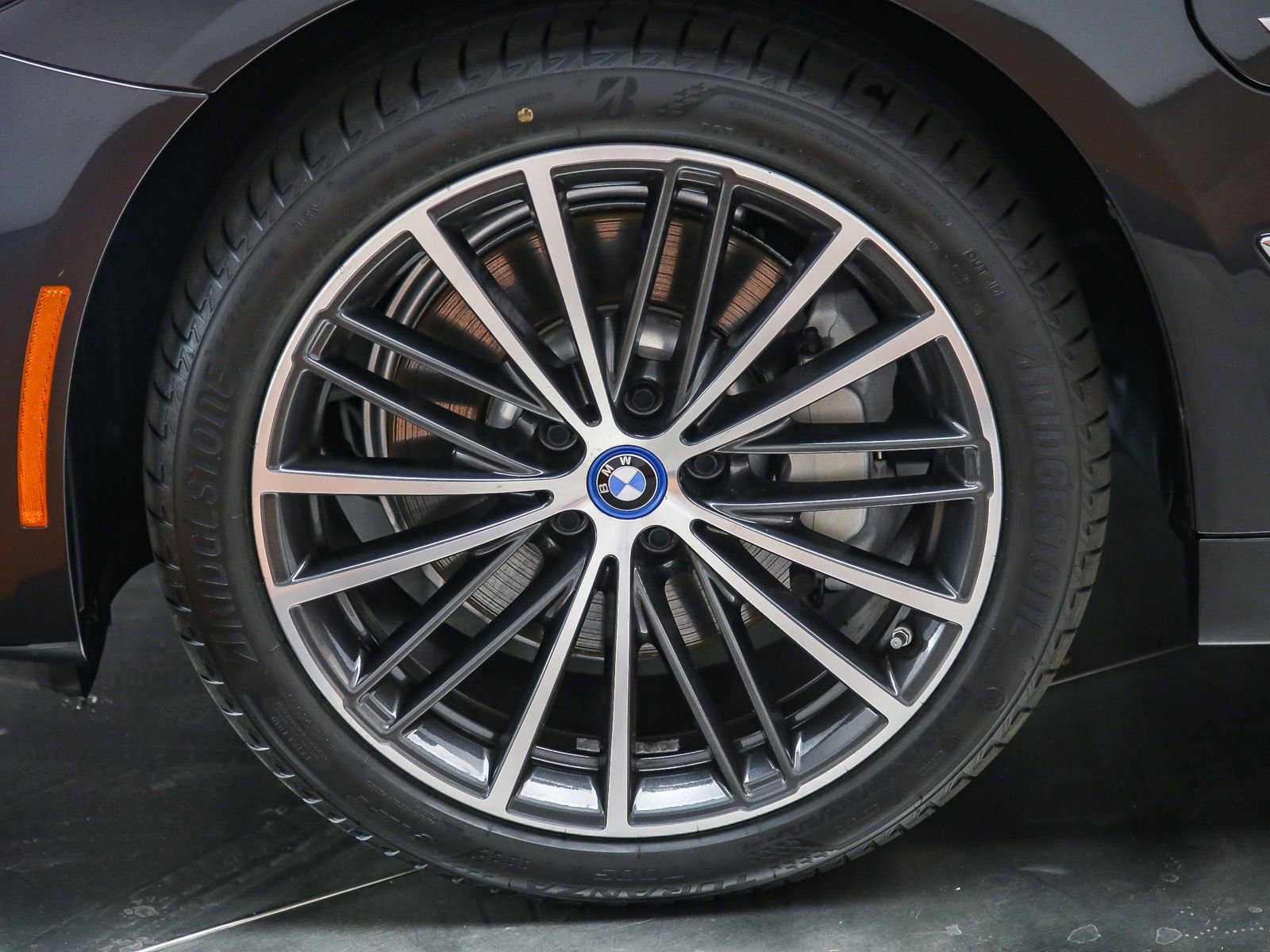 Certified 2023 BMW 530e w/ Premium Package RWD image 10