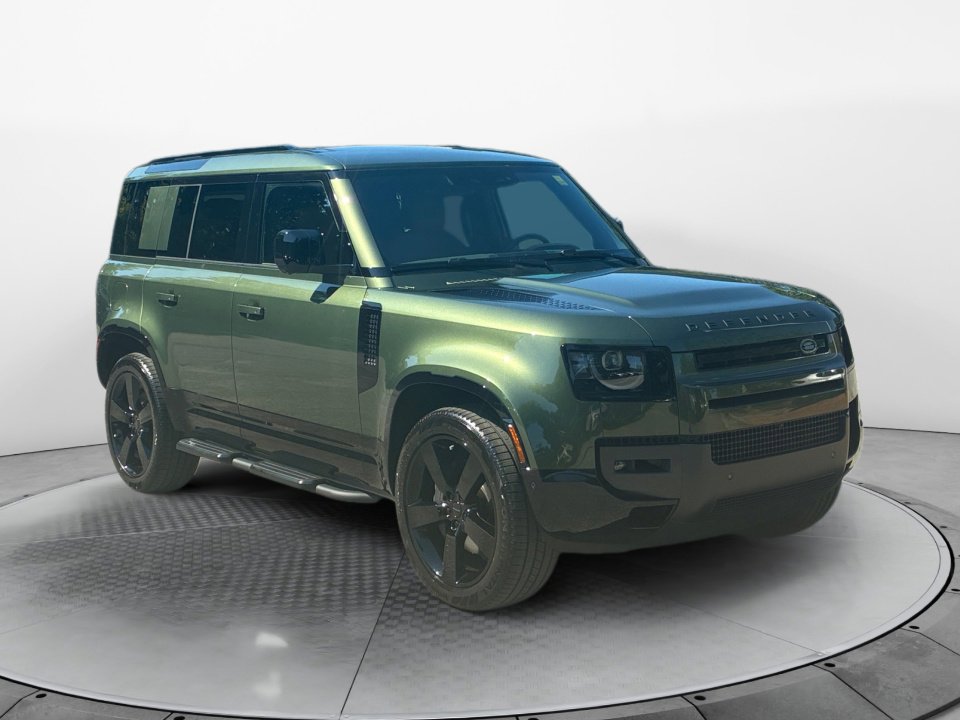 New 2026 Land Rover Defender 110 X-Dynamic SE AWD/4WD image 3