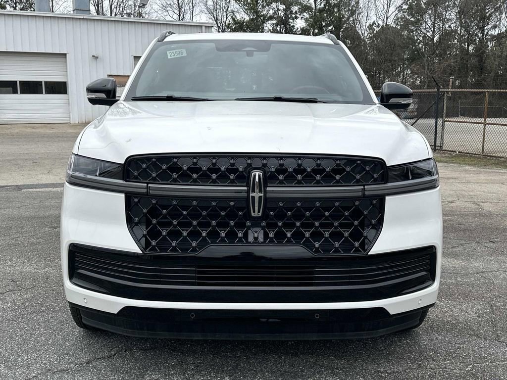 New 2025 Lincoln Navigator Reserve w/ Jet Appearance Package image 2