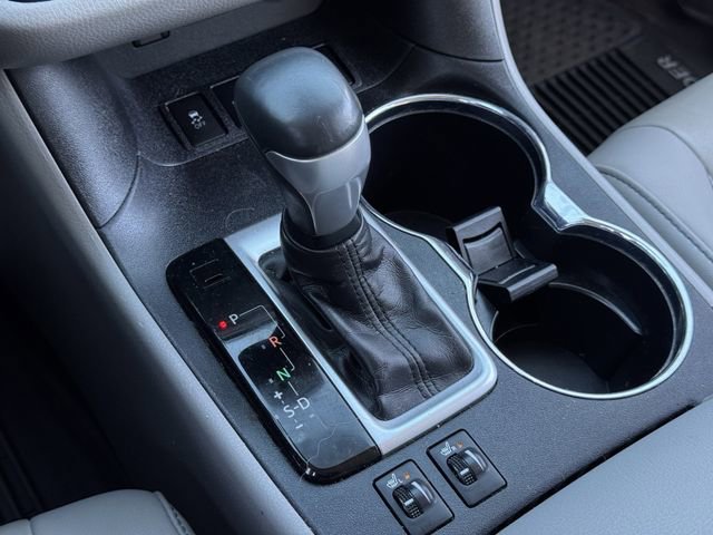 Used 2019 Toyota Highlander XLE image 11
