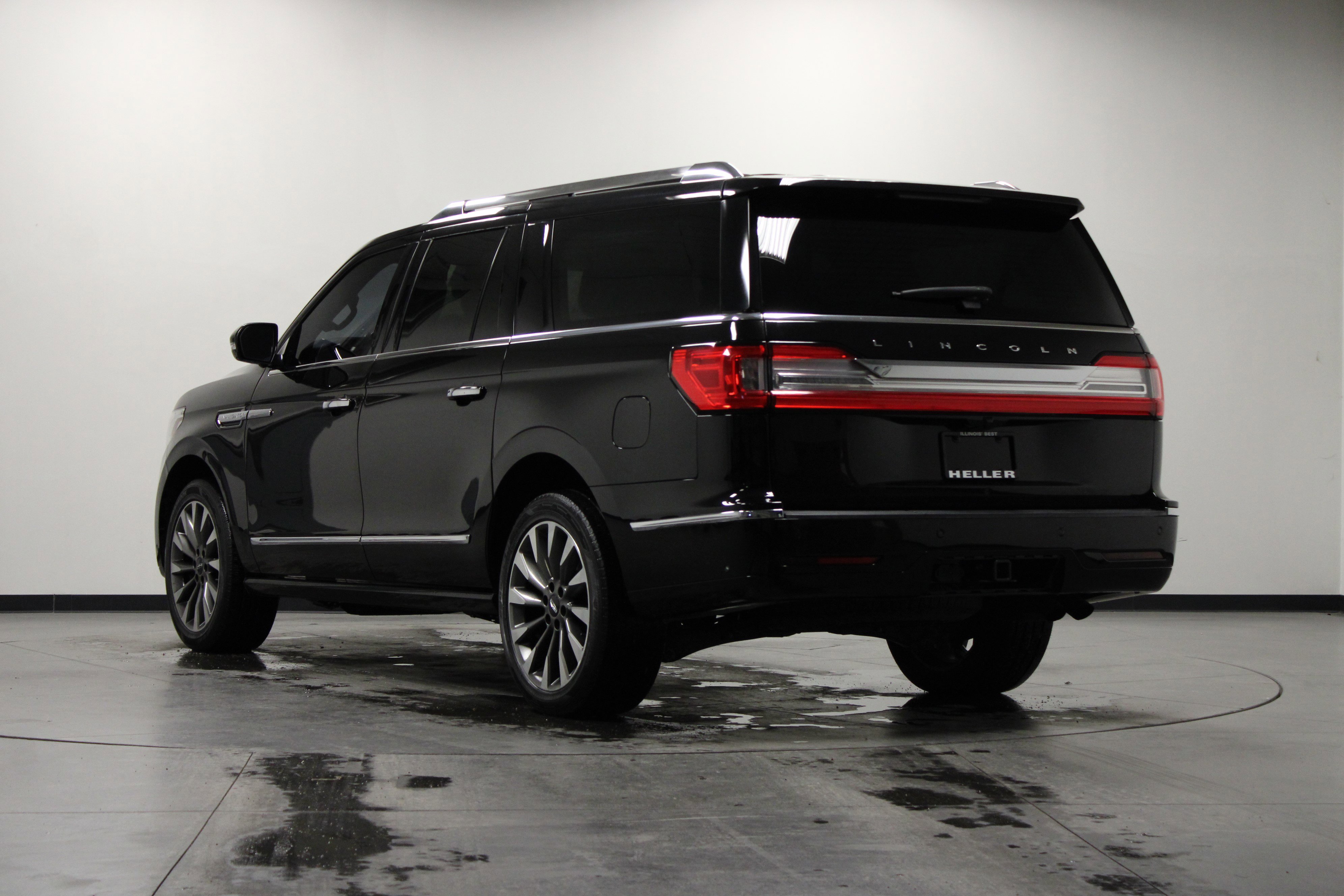 Used 2019 Lincoln Navigator L Select w/ Technology Package image 6