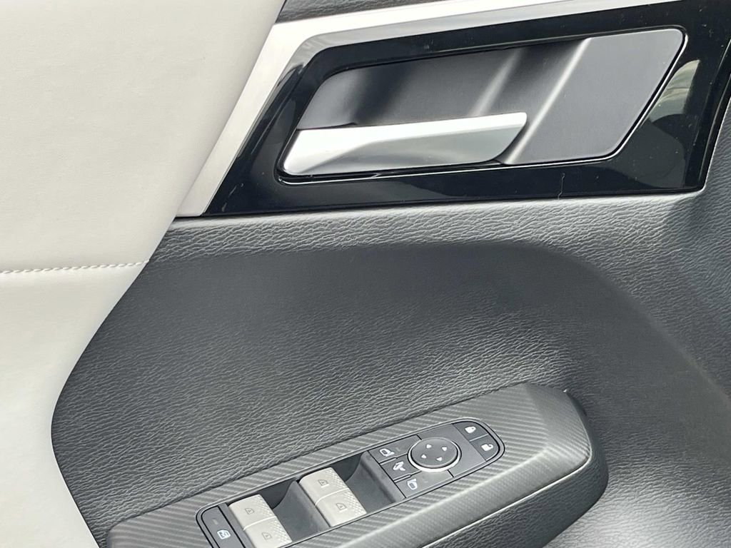 New 2026 Mitsubishi Outlander SE FWD image 12
