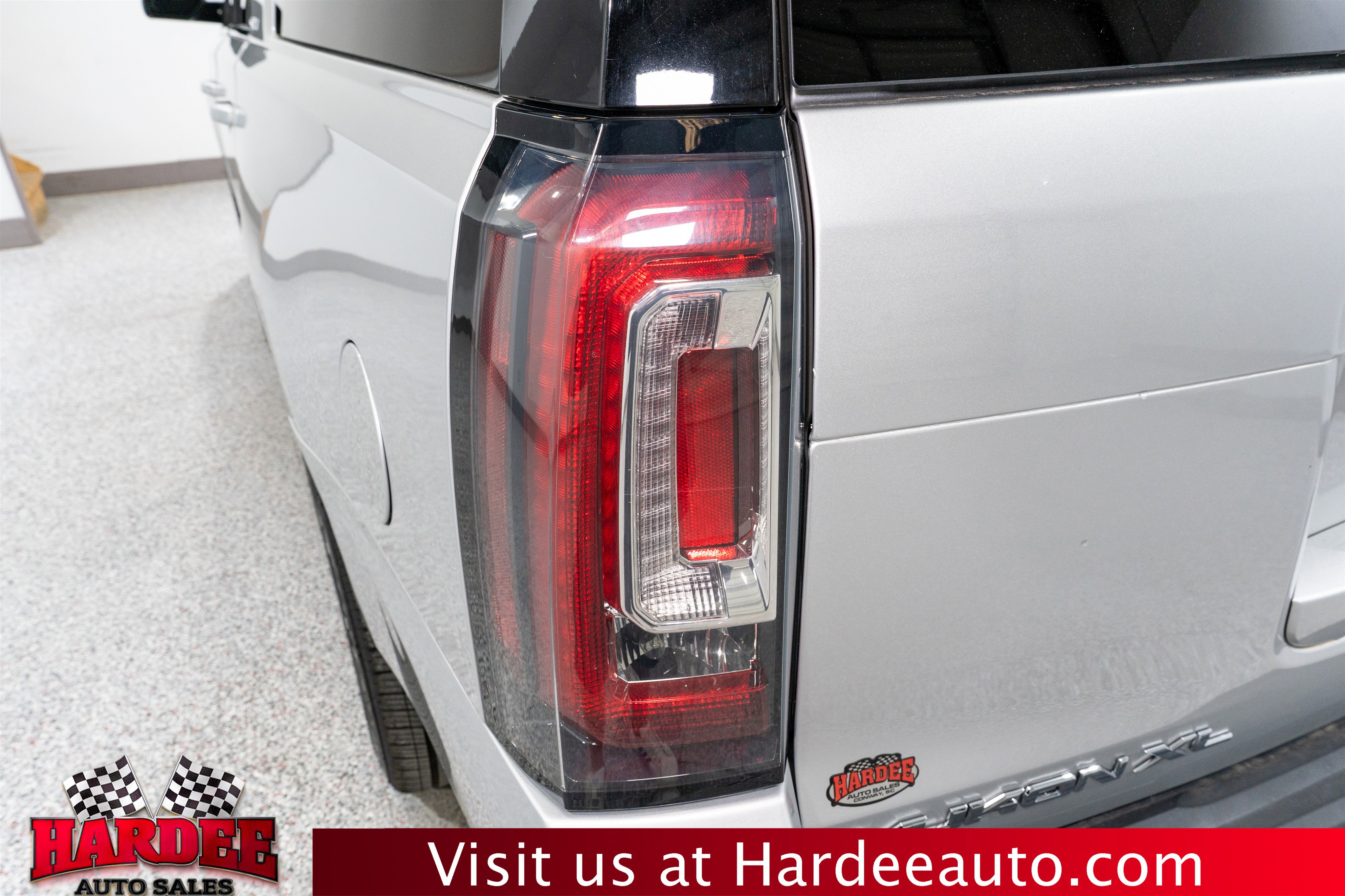 Used 2018 GMC Yukon XL SLT w/ Open Road Package RWD image 9